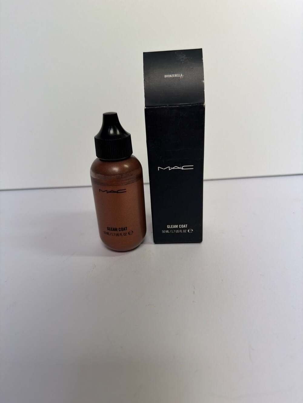 MAC Gleam Coat Bronzerella Liquid Face and Body Bronzer 50ml / 1.7 fl oz NEW